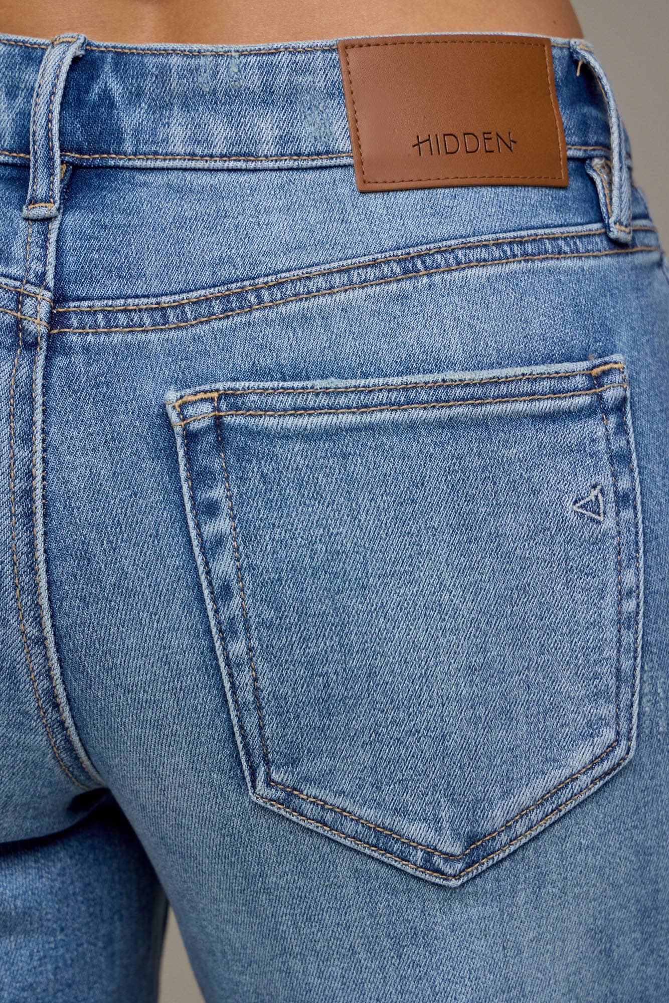 Hidden Mid Rise Dad Jeans