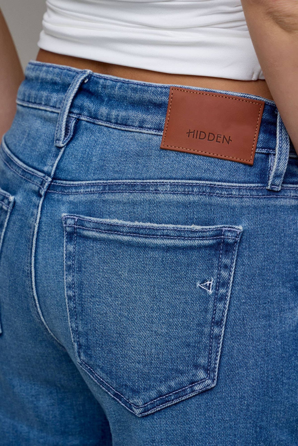 CROPPED CLASSIC STRAIGHT