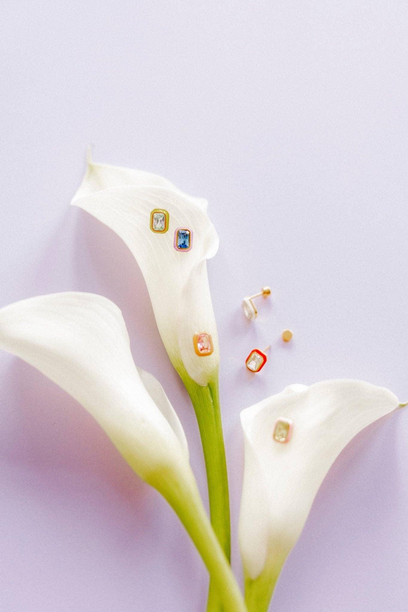 Screwback Stud Earrings - Whitney White Marshmallow