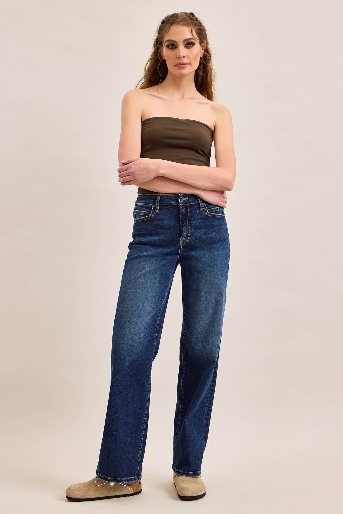 CLASSIC STRAIGHT WITH POCKET DETAIL