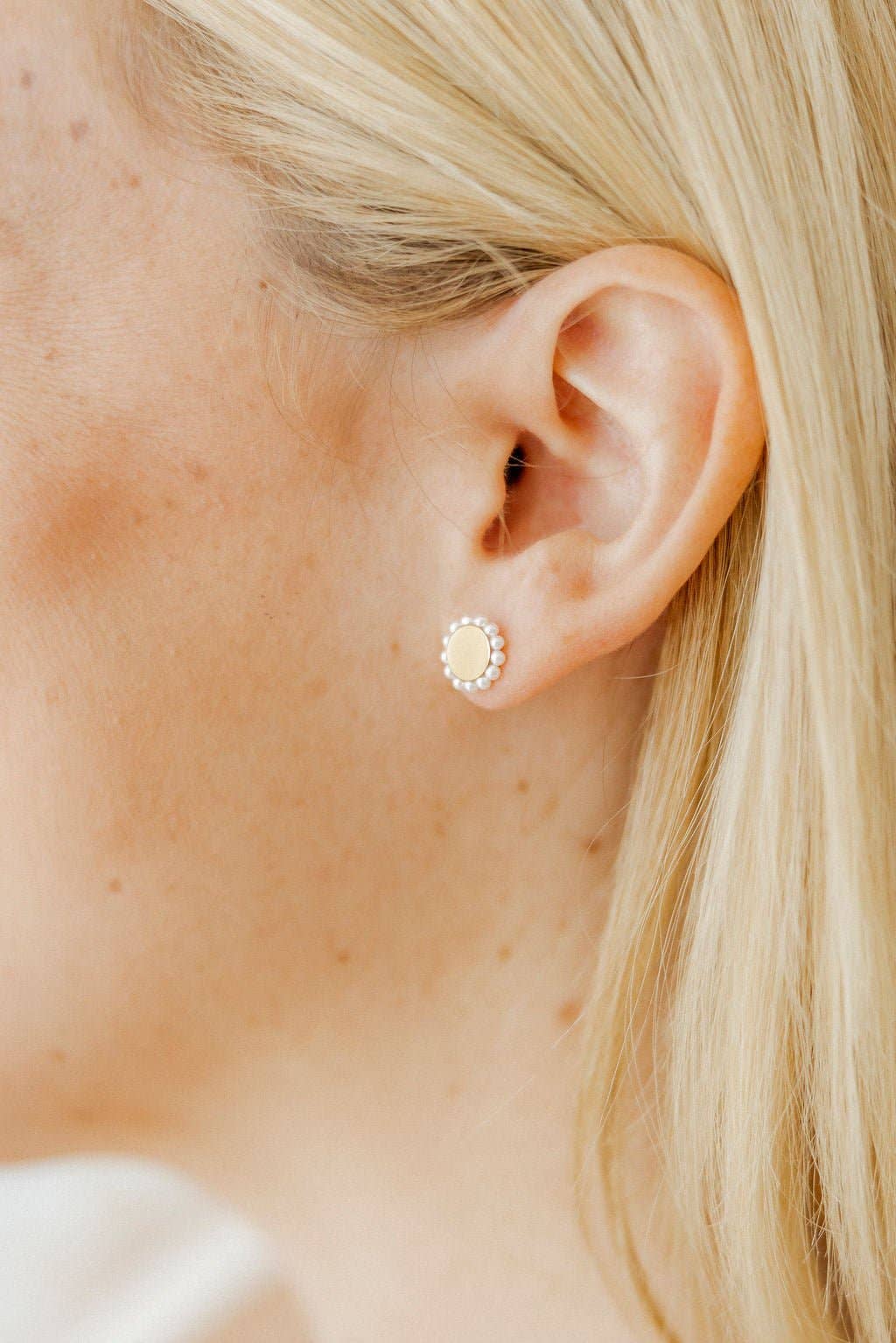 Screwback Stud Earrings - Alice Pearl