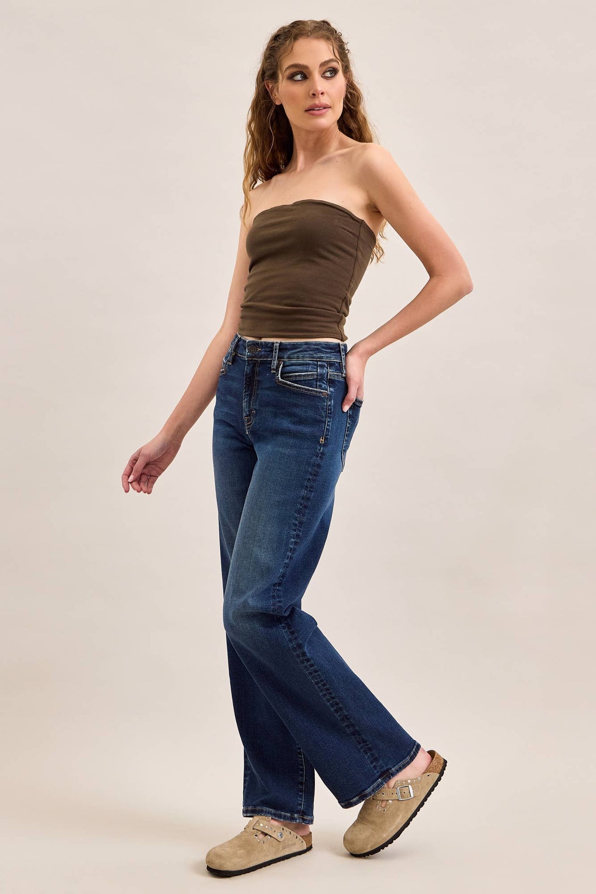 CLASSIC STRAIGHT WITH POCKET DETAIL