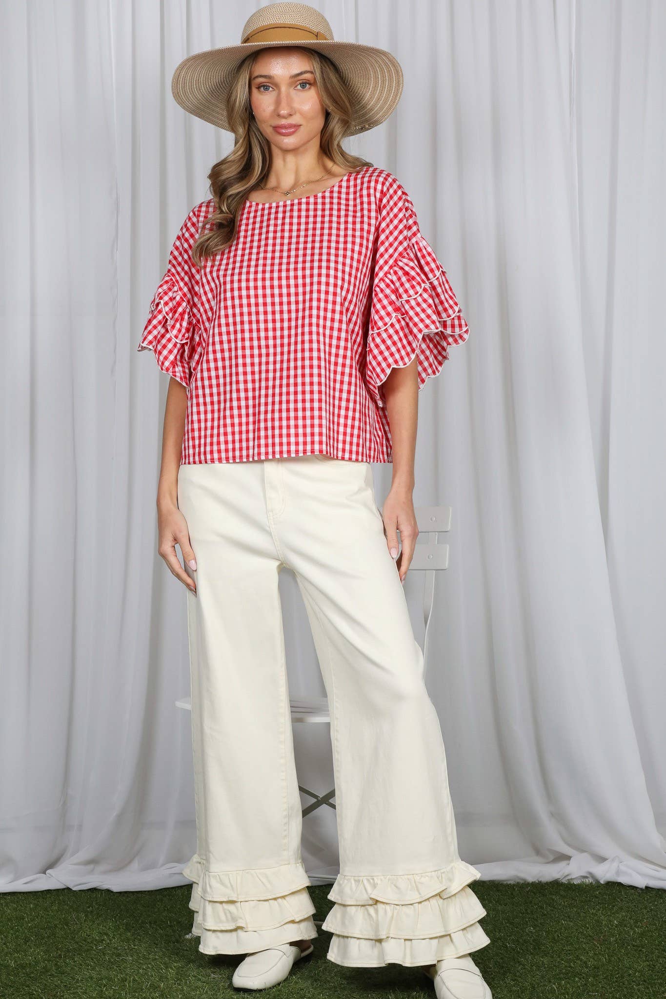 Charming Gingham Scallop Edge