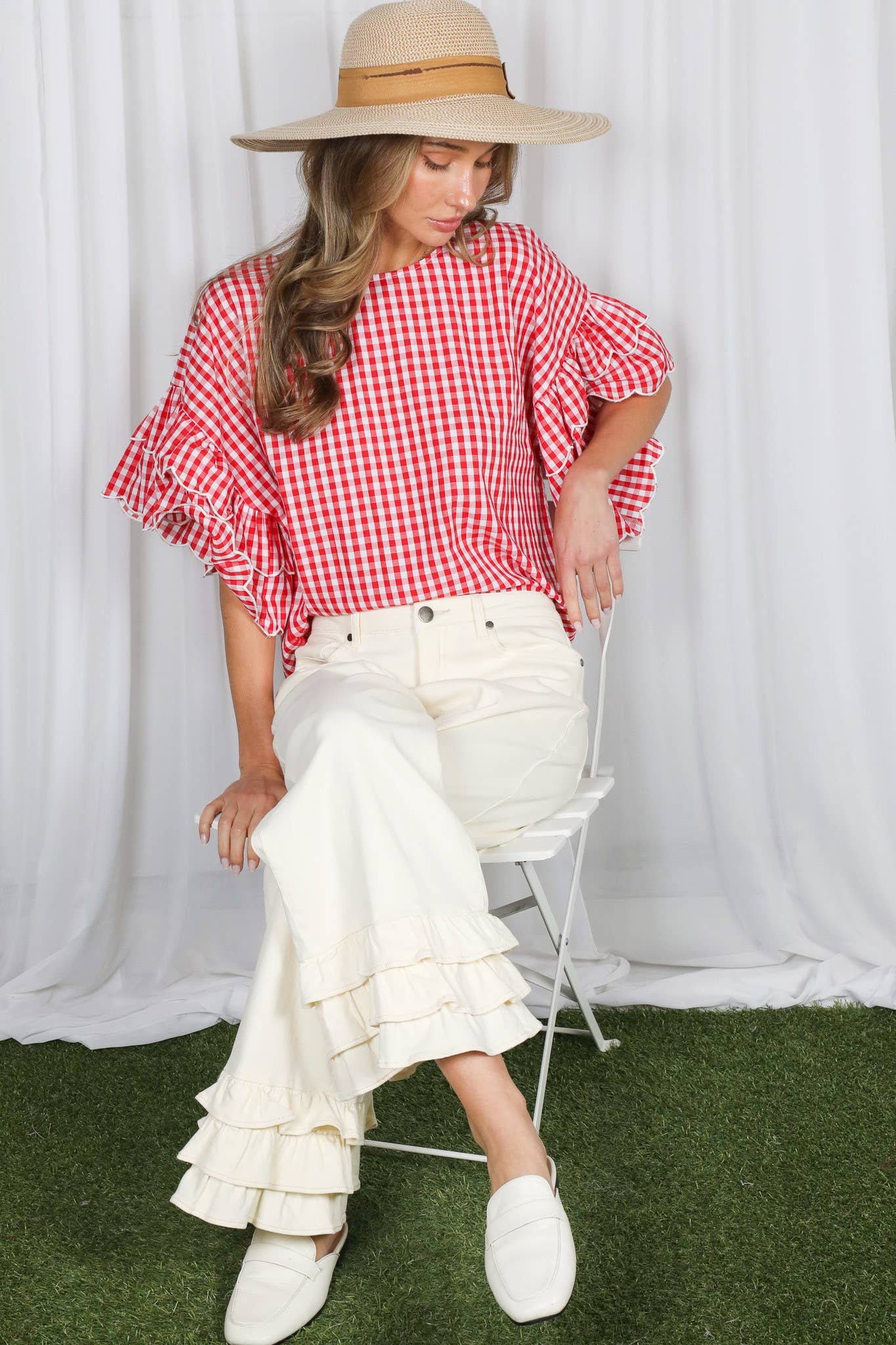 Charming Gingham Scallop Edge