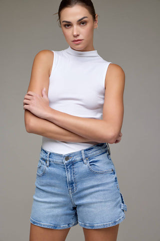Women's Mid Rise Dad Shorts – Medium Light Wash Stretch Denim Shorts