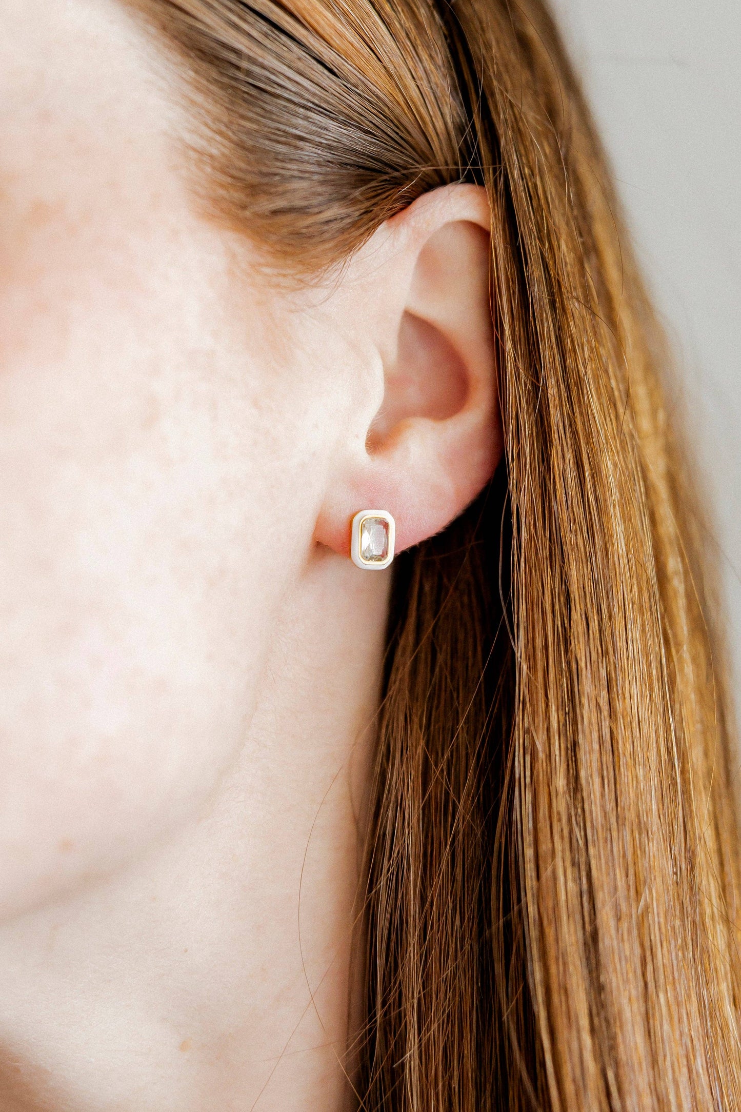 Screwback Stud Earrings - Whitney White Marshmallow