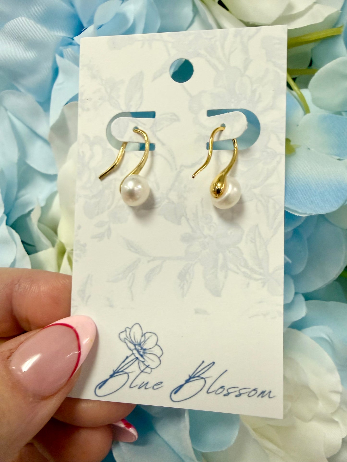 Beverly Pearl Earrings