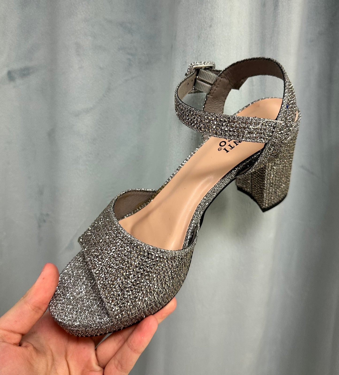 The Spotlight Heel