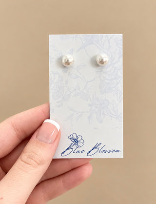 Pearl Kiss Stud Earrings