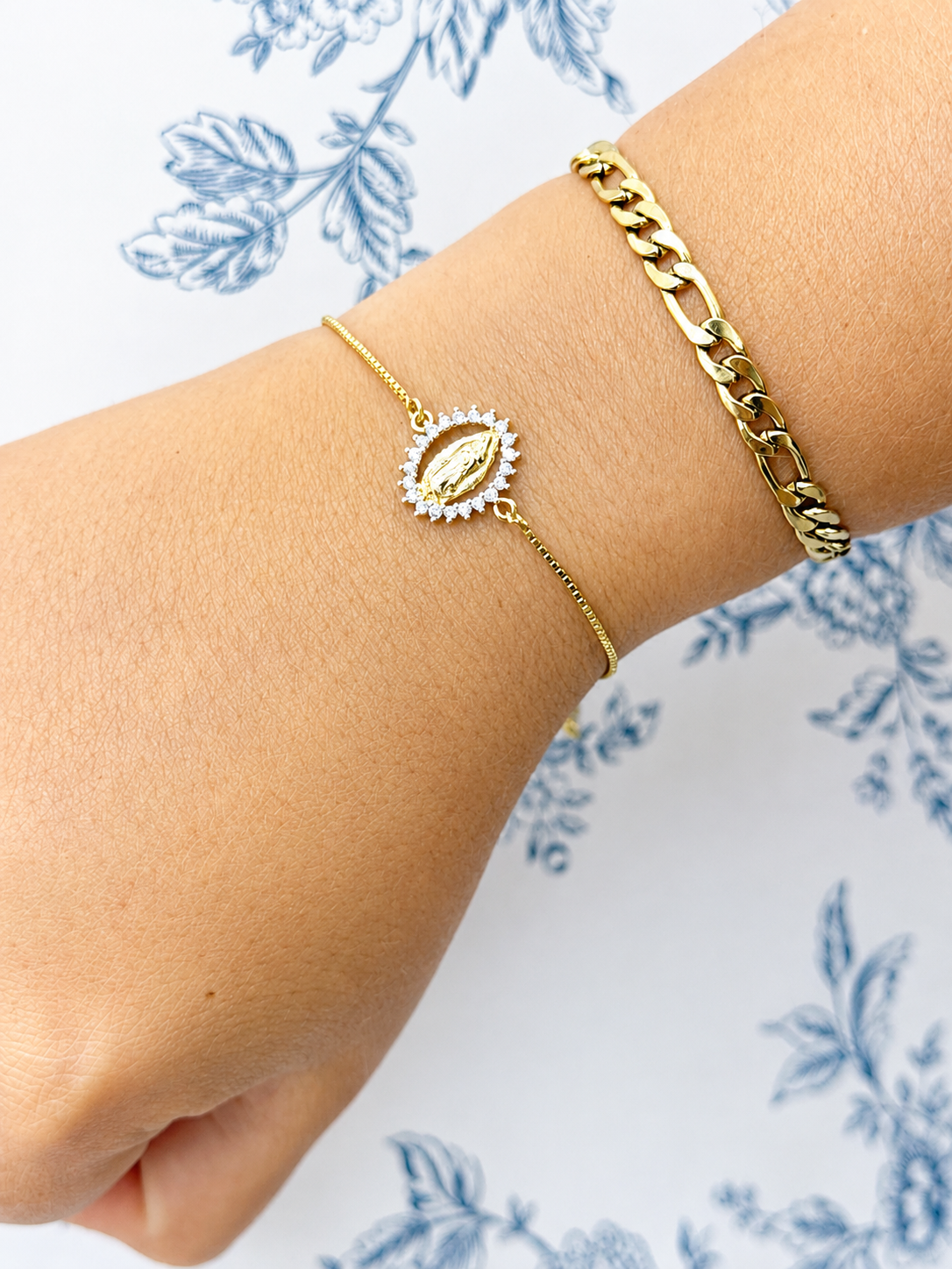 Adjustable Mother Mary Oval