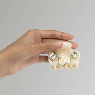 Kitsch KitschPop Cloud Clip with six interchangeable charms and a medium cloud-inspired no-slip hair clip