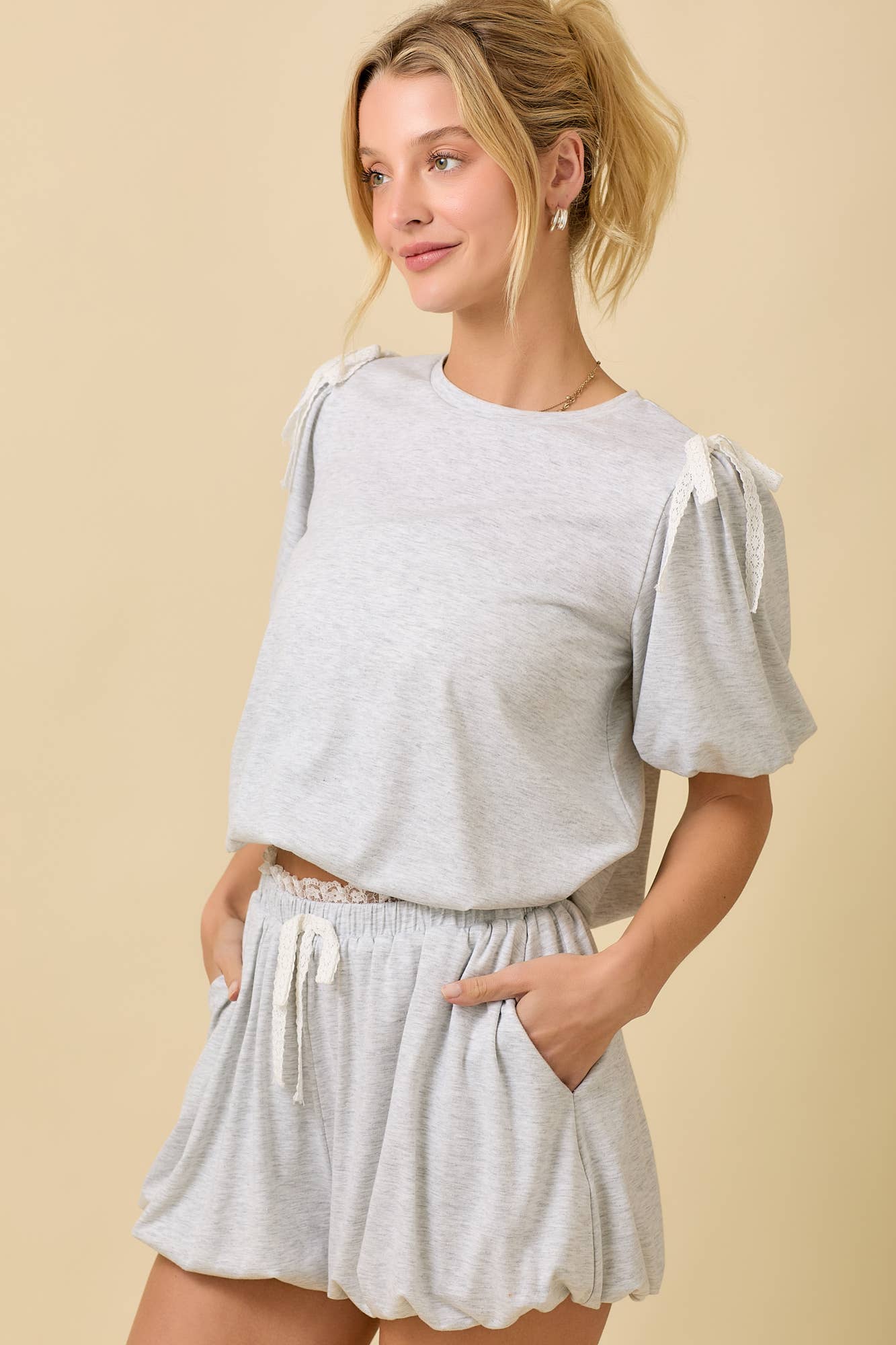 Crop Top With Bubble Sleeves And Lace