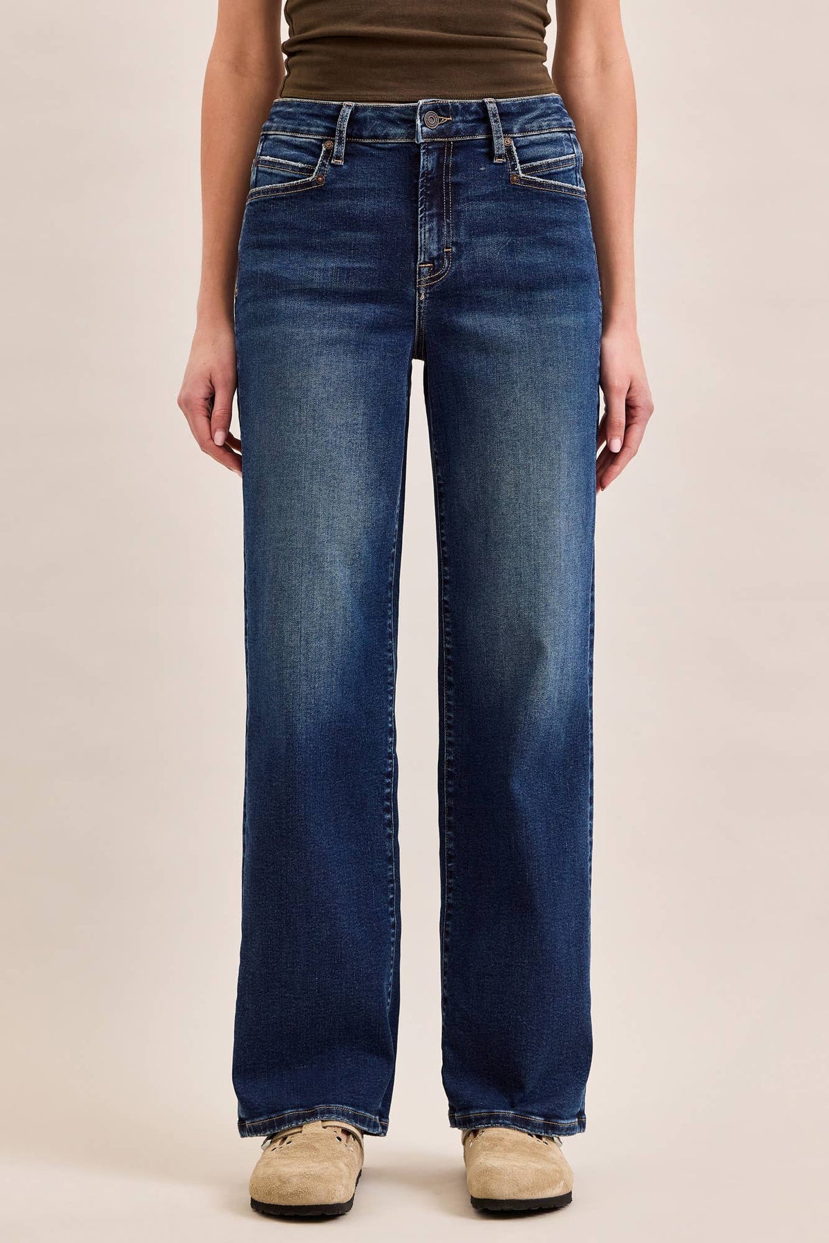 CLASSIC STRAIGHT WITH POCKET DETAIL