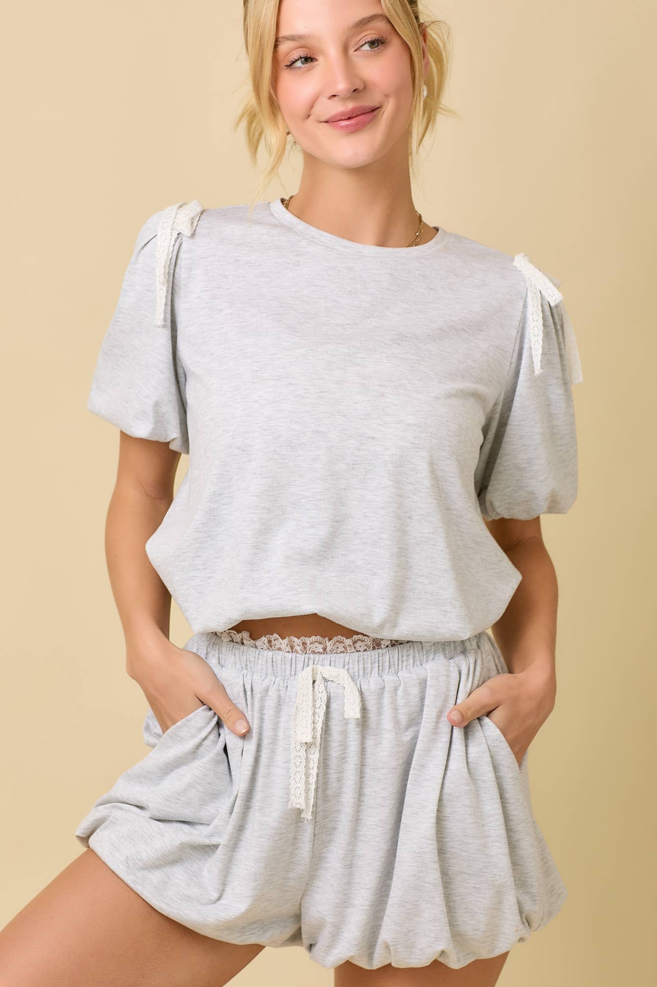 Crop Top With Bubble Sleeves And Lace