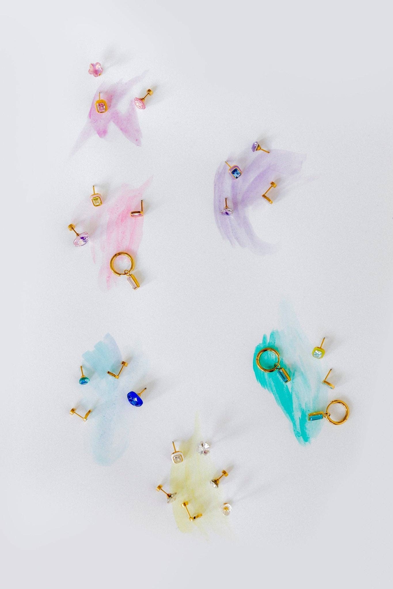 Screwback Stud Earrings - Whitney White Marshmallow