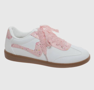 Elsie Lace Sneaker – white sneaker with pink floral lace