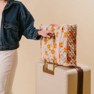 The Everyday Quilted Tote Bag in Bouquet Beauty Sage carried by model