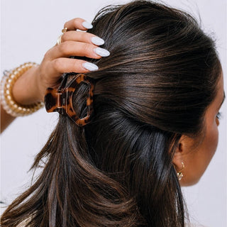 Open | Tortoise | Petite Claw Clip - Blue Blossom Boutique
