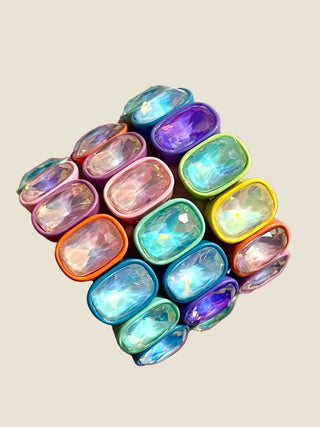 Hollis Bracelet in multicolor beads on wrist